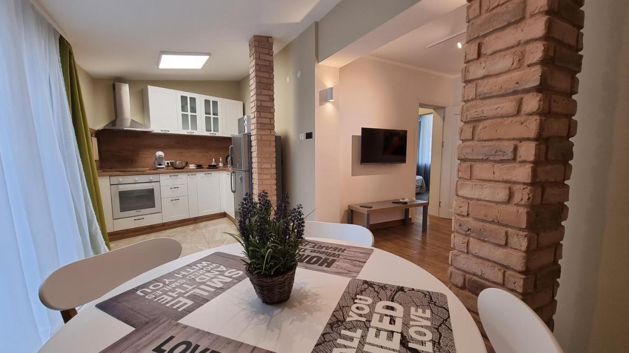 Old Town City Center Apartment Ruse Eksteriør billede